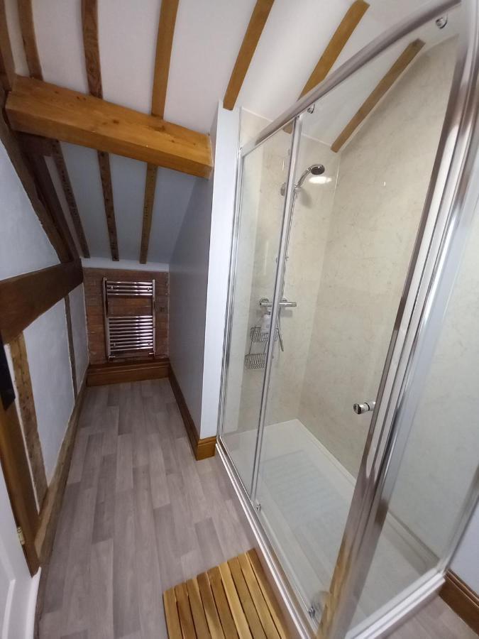 The Dolfor Inn Ньютаун Экстерьер фото
